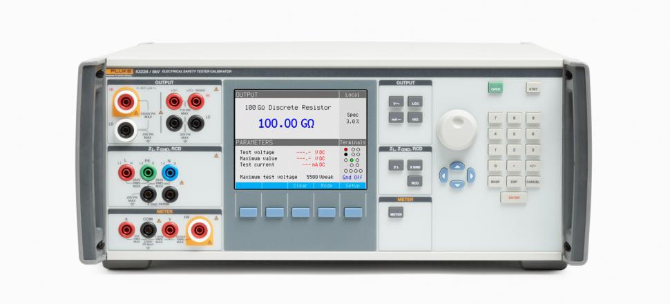 Калибратор тестера электробезопасности Fluke 5322A купить в Москве
